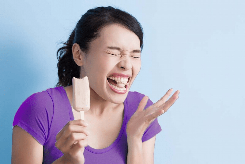Người có nền răng yếu thường bị ê buốt khi tẩy trắng răng